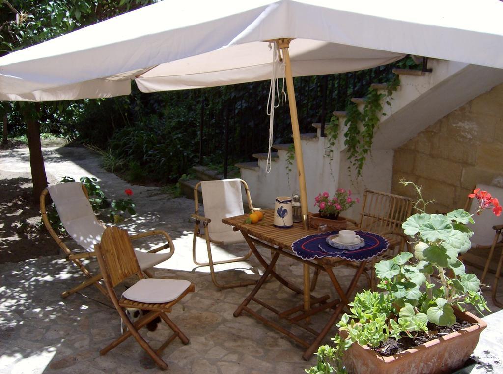 B&B L'Orangerie D'Epoque Lecce Esterno foto